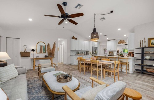 Palm Beach Country Estates Apartment | Fall Escape Golden Views & Private Pickleball