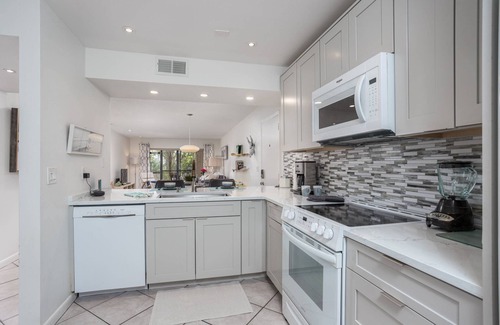 Siesta Key Condo | Fall Into Paradise 7 Night Stay