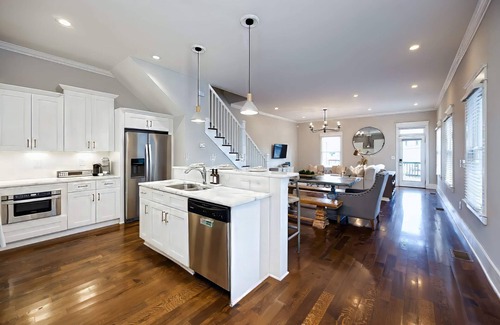 Talbot's Corner House | Fall pool, hot tub, game room, skyline views near Nissan Stadium