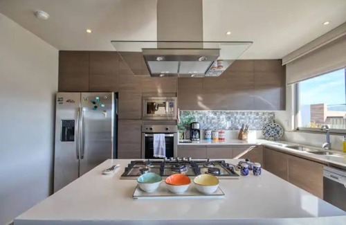 El Tezal House | Fall Savings! Ocean view w/private Rooftop villa & 5min/downtown