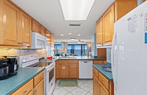 Lower Grand Lagoon Condo | Fall Special! Commodore 1306 Top-Floor Condo with Stunning Gulf Views