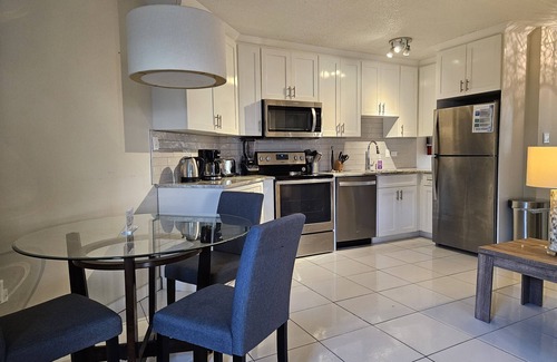 Seven Mile Beach Condo | FALL Specials! New kitchen! New bath King Bed NEW furniture Cayman Reef #5