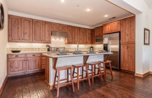 Mammoth Lakes House | Fall Stays Available! Light-filled Townhome with Amazing Mountain Views!