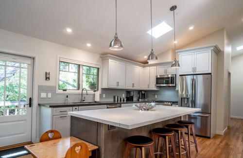 Del Monte Forest House | Fallen Oak - Pebble Beach House - Peace in the Forest