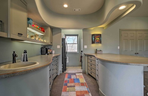 Bella Vista Cottage | Falling Water Chalet Upper Unit: Near Bike Trails!
