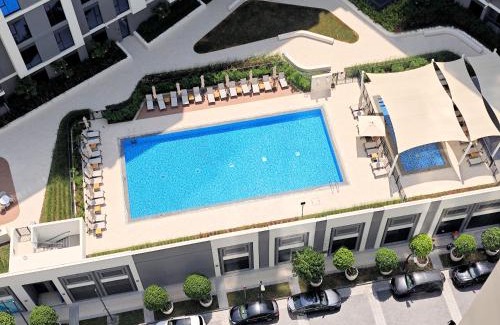 Dubai Apartment | FAM Living - 3BR Creekside Escape in Creek Rise Tower 2
