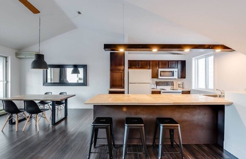 Saint Ferreol les Neiges Cottage | Familiale 69 - Beautiful views of Mont Sainte-Anne in all seasons