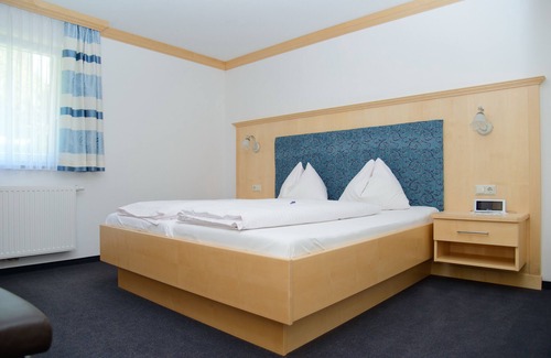 Moosburg Hotel | Familienappartement 55m2 Pool+ Kinderspielplatz Kärnten Card Inklusive