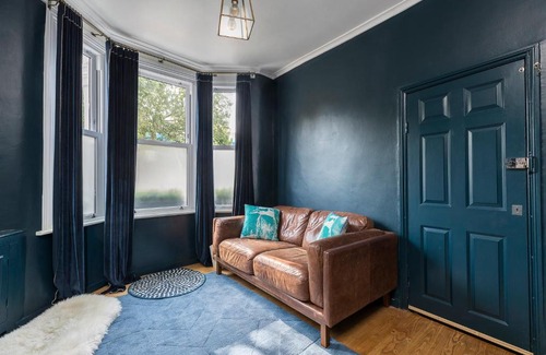 Sands End Apartment | Family 2BR apt in Fulham, 10 min to Imperial Wharf