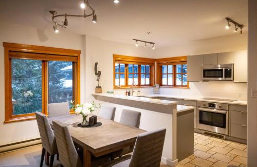 Nordic Estates House | Family 3BR, Sleeps 8, Patio w BBQ , Pool, Hot tub