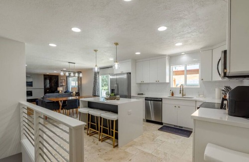 Sandy House | Family Amenities|Pets|Desks|Fenced Backyard