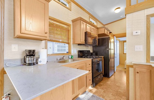 Sandwich Cabin | Family Cabin with Beach & Lake Access!