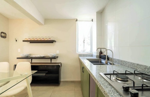 Jiutepec Ski Chalet | Family Chalet in Jiutepec with Pool & BBQ