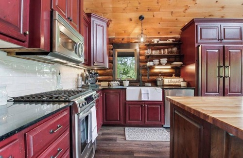 Hayward House | Family Chateau w stream, 12 acres, close to ATV, Snowmobile, trails- Hayward WI
