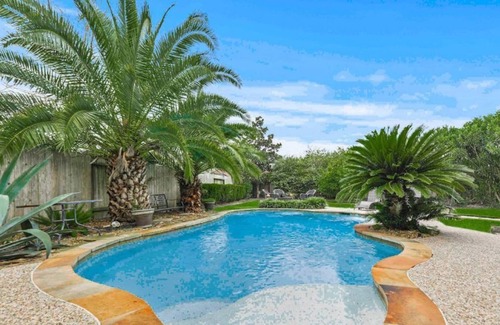Barker House | Family/Corporate Retreat✶Pool✶Gameroom✶Media Room