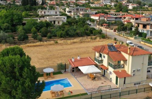 Messolonghi Villa | Family cosy Vila, swimming pool, close to Nauplio