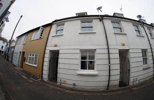 Brighton City Centre Cottage | Family Cottage Ensuite with Tearrace