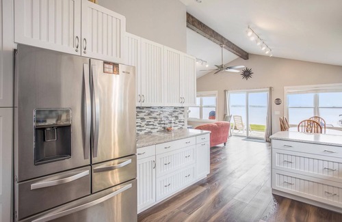 Bear Lake Cottage | Family Cottage with Dock on Bear Lake