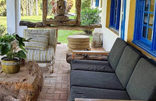 Igarata House | FAMILY FARM OF MANY GENERATIONS WITH 10 SUITES