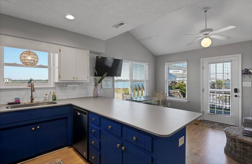 McCutcheon Field Condo | Family-Friendly Condo, Stunning Water Views, Pool, Walk to Beach, New rec-room!