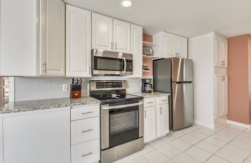 Bid-a-wee Beach House | Family-Friendly Cottage Home Steps Away from the Beach