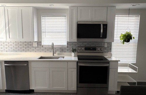 Meeting House Hill Apartment | Family-Friendly 3BR Apartment Close to Everything