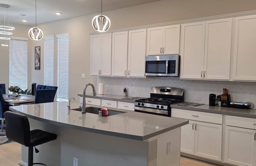 Clodine House | Family-Friendly 5BR Home, Game Room + Large Backyard! with AC, WiFi in 77407