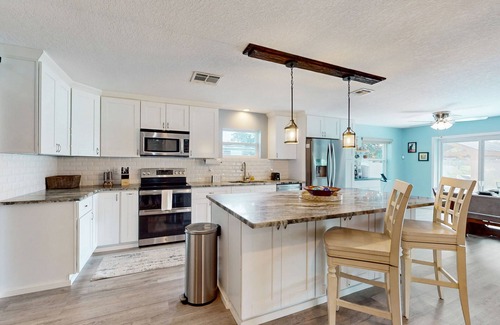 Harbor Bluffs House | Family friendly and spacious with heated pool, AC, W/D and close to Gulf beaches