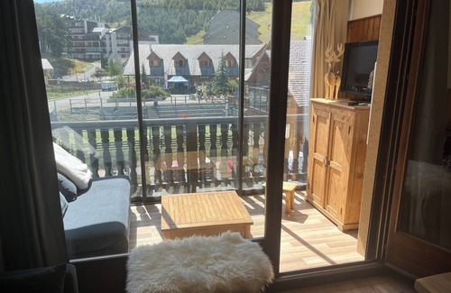 La Joue du Loup Apartment | Family-friendly apartment at the foot of the slopes and in the village