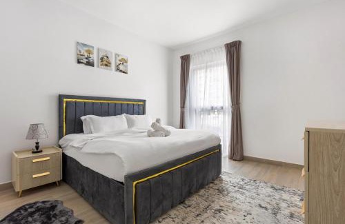 Abu Dhabi Apartment | Family-Friendly Apartment with Sunrise Views & Free Parking