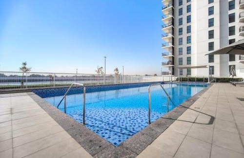 Abu Dhabi Apartment | Family-Friendly Apartment with Sunrise Views & Free Parking