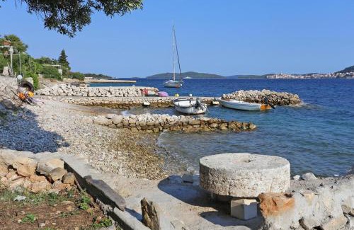 Kuciste Apartment | Family-friendly apartments with swimming pool Kuciste - Perna, Peljesac - 10143