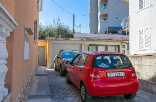 Mejasi Apartment | Family-friendly apartments with swimming pool Split - 21026