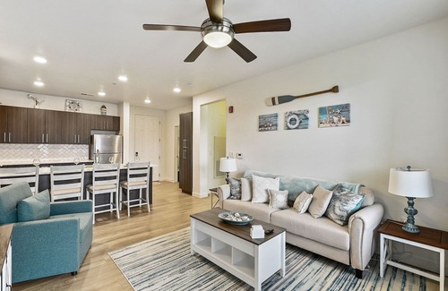 Draper Apartment | Family Friendly Beach Theme with Hot Tub!