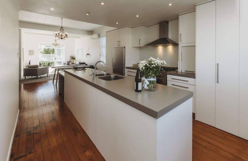 Fitzroy House | Family-Friendly Bungalow in Fitzroy Village