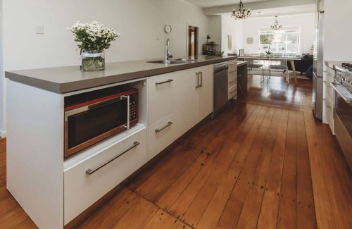 Fitzroy House | Family-Friendly Bungalow in Fitzroy Village