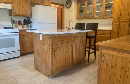 Payson Cabin | Family Friendly Cabin for 6. Ask about Guest Casita for 4 additional guests.