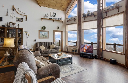 Boone Cabin | Family-Friendly Cabin near Downtown