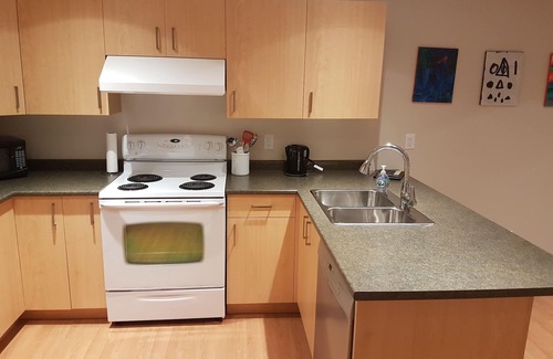 Cordova Bay House | Family Friendly ~ Cordova Bay