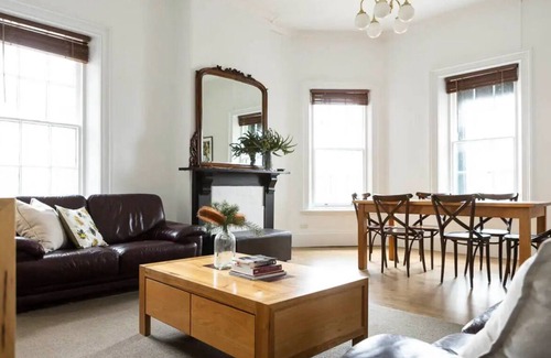 Beechworth Apartment | Family friendly, historical building right in the center of town!