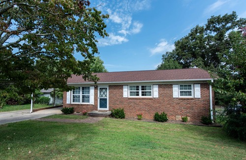 Tigerville House | Family friendly home w/fenced in backyard. Pet Friendly