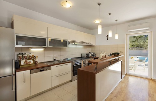 Tucepi House | Family friendly house with a swimming pool Župa, Zagora (K-21245)