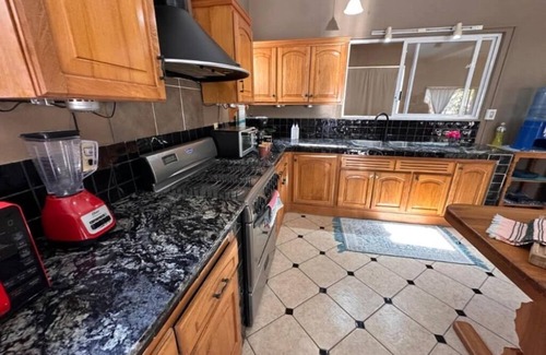 Crucecita House | Family-friendly house with pool & close to the beach