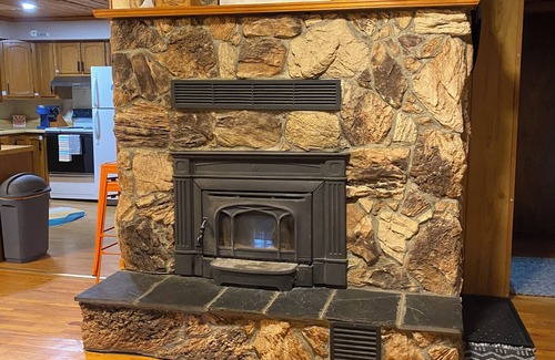 Stuarts Draft Cabin | Family Friendly Log Cabin Nestled in Blue Ridge Foothills