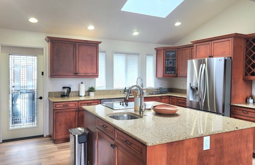 Sudden Valley House | Family-friendly Lakeview home w/NFL ticket