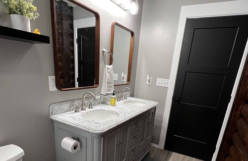 Wasilla Ski Chalet | Family friendly lakefront chalet with hot tub and master suite
