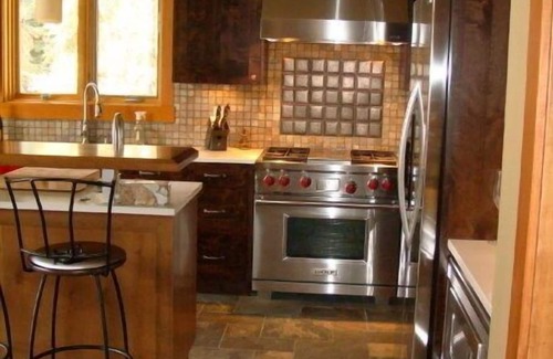 Sun Peaks Ski Chalet | Family Friendly Mountain View Luxury Chalet