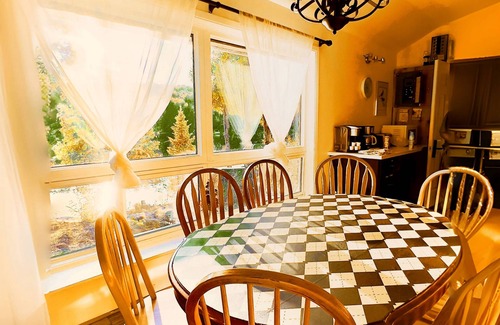 Lake of Bays Cottage | Family-friendly Muskoka cottage with private beach near Algonquin Park