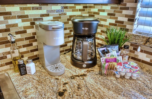 Las Vegas House | Family Friendly & Quiet w Separate Private Casita 7min to the strip!