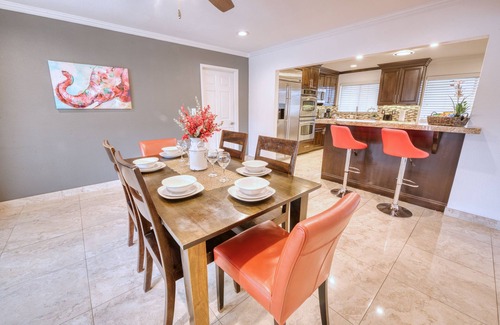 Las Vegas House | Family Friendly & Quiet w Separate Private Casita 7min to the strip!